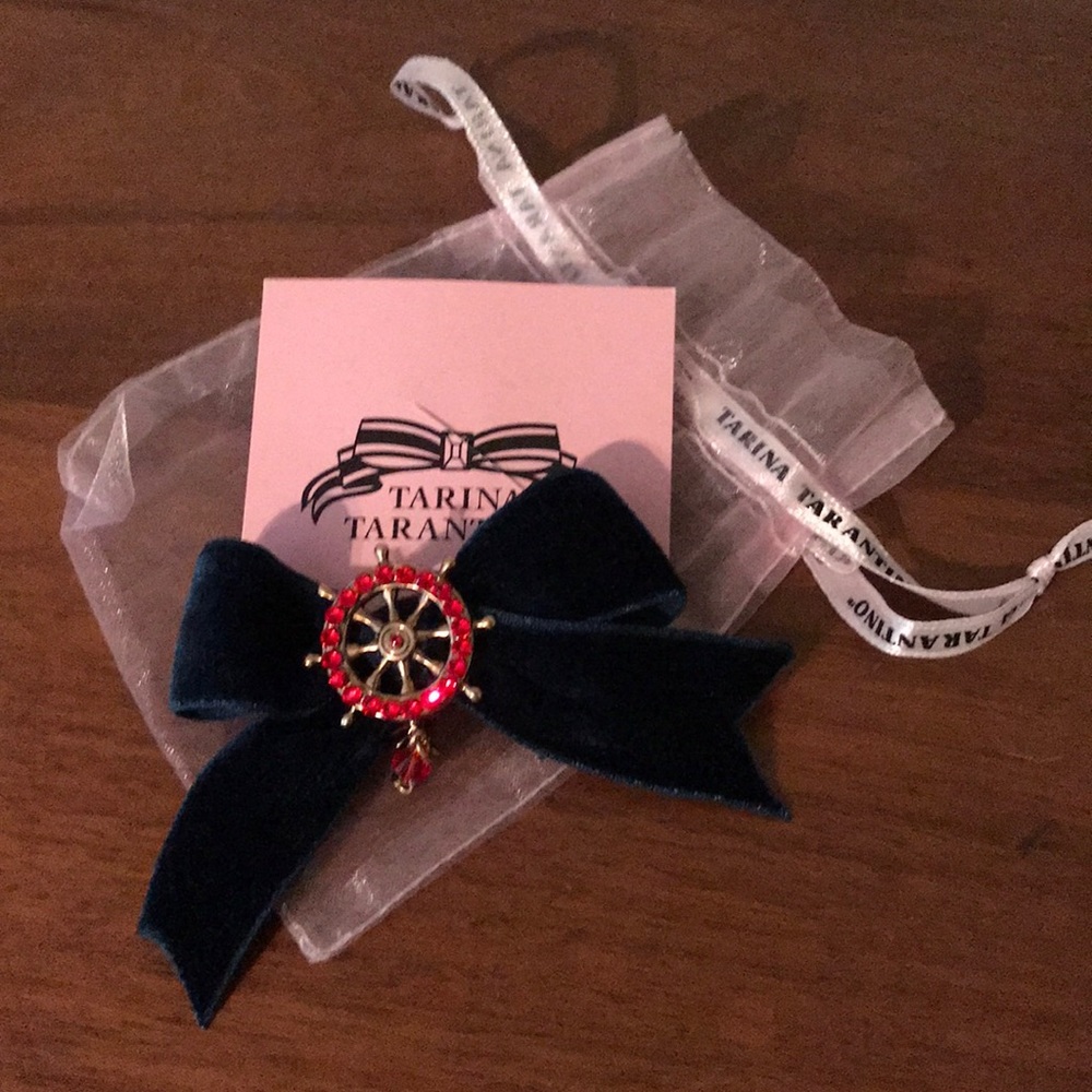 Tarina Tarantino hair clip